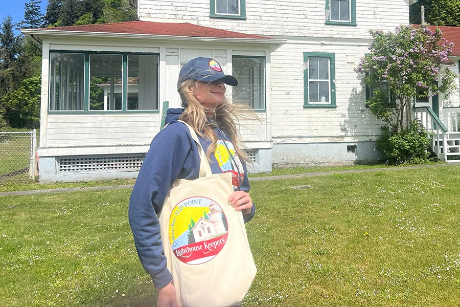 Slip Point Lighthouse tote